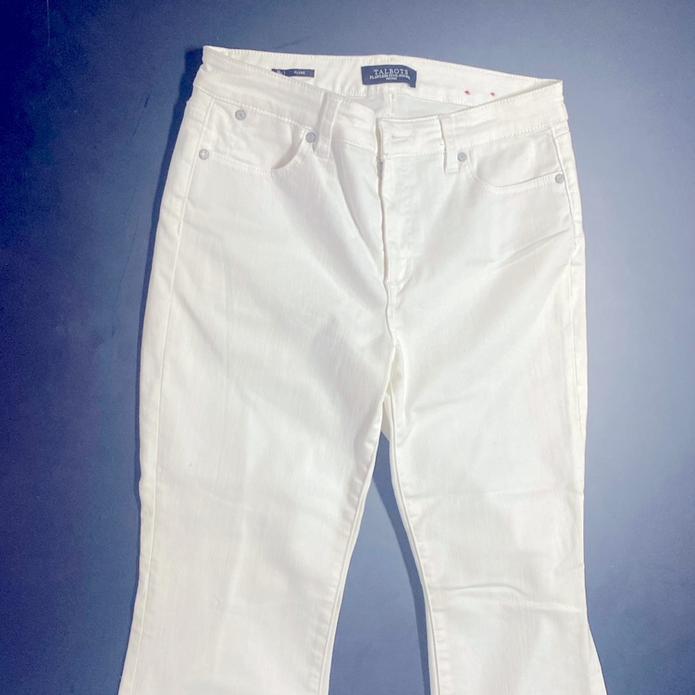 Gently used. Jeans. Stretchy, curvy legs.